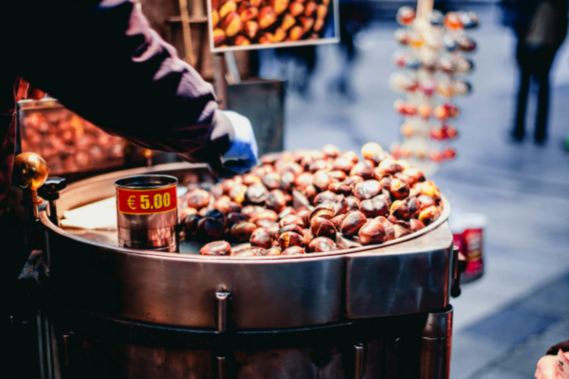 Puestos de castañas por las calles de Madrid: el sabor de invierno en cada esquina