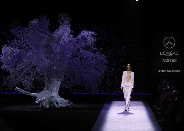 Galería de imágenes 梅赛德斯奔驰马德里时装周 SS 26 1