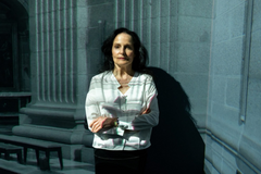 Foto de portada "Las piedras del cielo" de Isabel Muñoz, en PHotoESPAÑA 2026