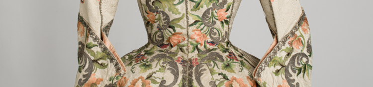 Image LE MUSÉE DU COSTUME PRÉSENTE « HABILLER UN JARDIN » : LA BEAUTÉ FLORALE À LA MODE HISTORIQUE