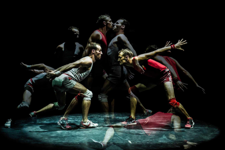 Imagen Un fenómeno internacional del teatro físico: “Un poyo rojo” en Madrid