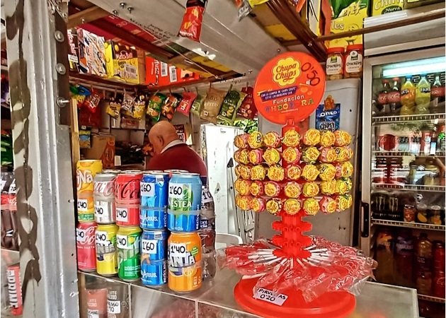 Galerie der Bilder Ginzo de Limia Eiskiosk 47 1