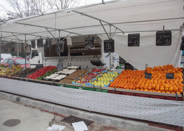 图片库 Camino de las Cruces 市场排名 5 和 6：水果和蔬菜 1