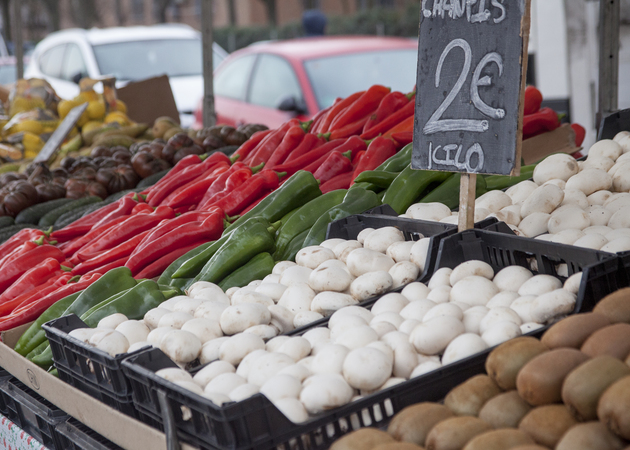 图片库 Camino de las Cruces 市场排名 5 和 6：水果和蔬菜 2
