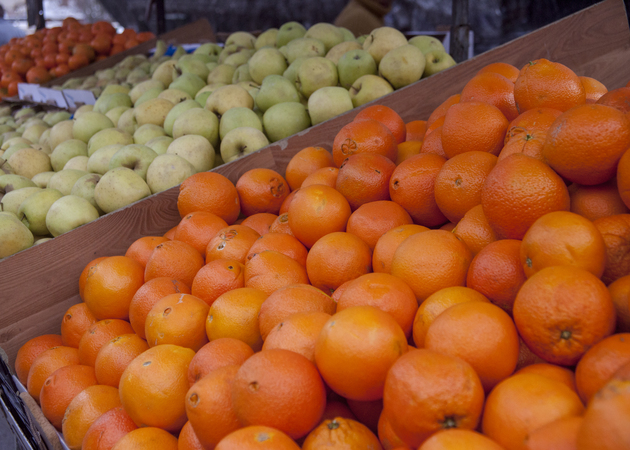 图片库 Camino de las Cruces 市场，摊位 35 和 36：水果和蔬菜 4