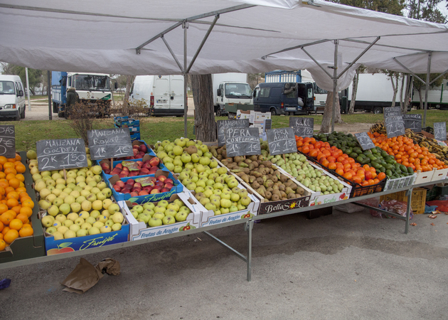 Image gallery Camino de las Cruces Market stall 47: Fruits and vegetables 1