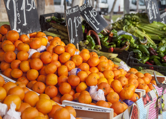 Image gallery Camino de las Cruces Market stall 43: Fruits and vegetables 3