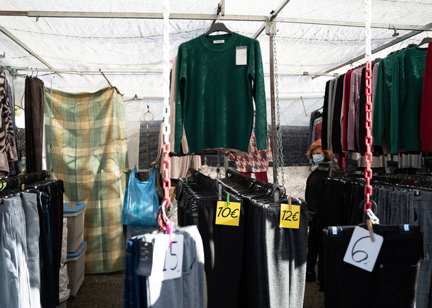 图片库 San Blas Canillejas 市场，位置 14：纺织品 3