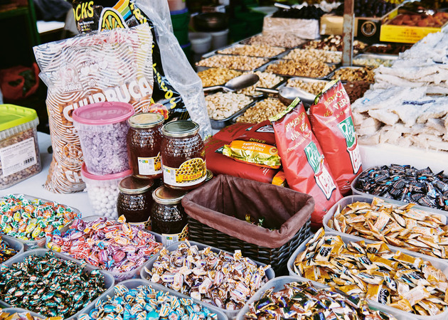 Galería de imágenes Puesto Mercado de Orcasur: Encurtidos y frutos secos García 2