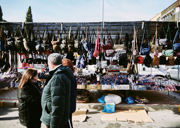 图片库 Orcasur 市场摊位：Lorena 鞋类和包袋 2