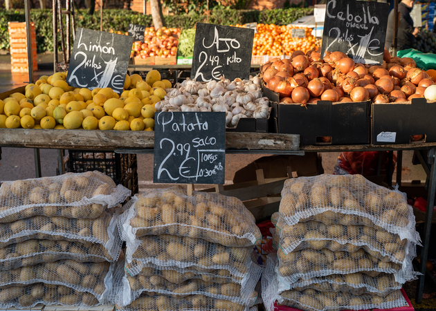 Galerie de images Marché Aragonais, Poste 35 : marchand de légumes 1