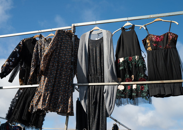 Galería de imágenes Mercadillo Villa de Vallecas, Puesto 67: Moda 3