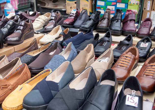 Galerie de images Marché aux puces de la ville de Los Angeles ; Position 61 : Chaussures 4