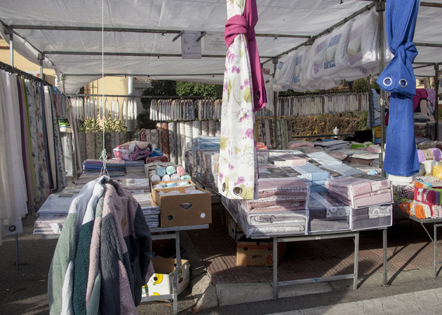 Image gallery Market City of angels; place 30: household linen 1