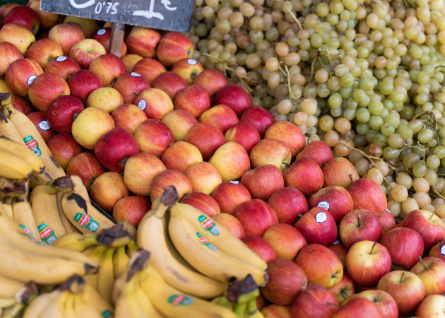 Image gallery Ronda del Sur Market stall 213: Fruit shop 4