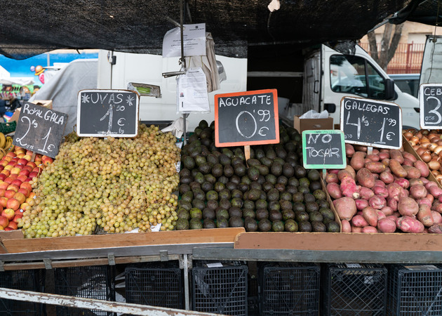 Galleria di immagini Bancarella 213 del mercato di Ronda del Sur: Negozio di frutta 1