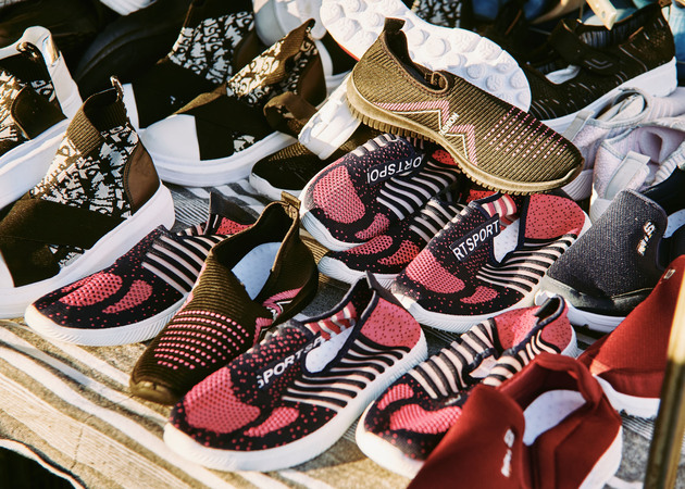 图片库 南隆达市场；鞋类 被子 2