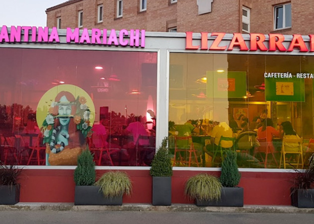 Galería de imágenes Lizarrán y cantina mariachi 1