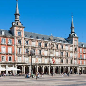 Foto di copertina Piazza principale