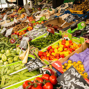 Titelbild Trauben-Gemüse-Markt