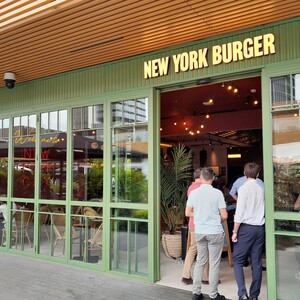 Foto di copertina Caleido dell'hamburger di New York