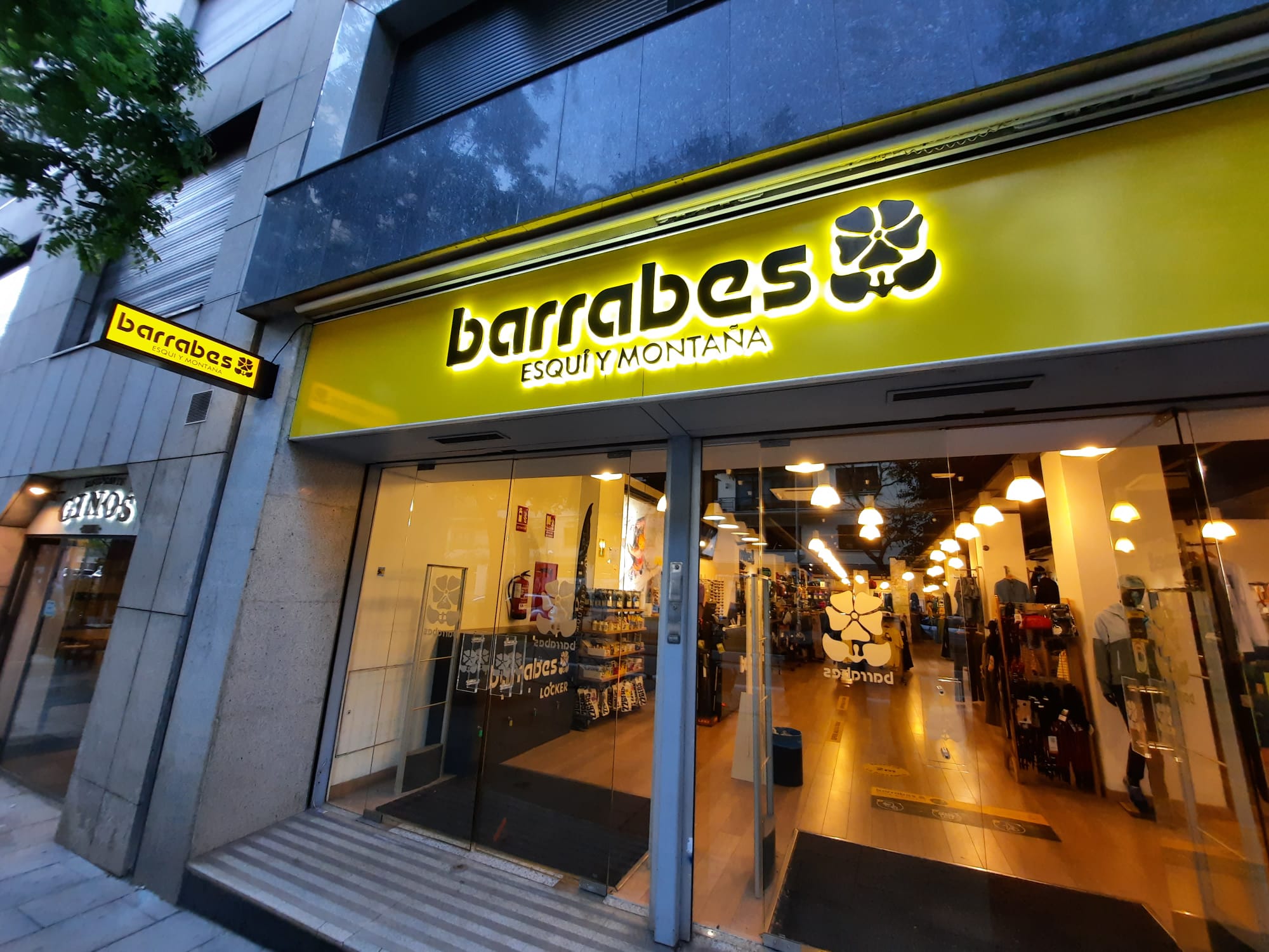 Foto de portada Barrabes Esquí y Montaña Embajadores
