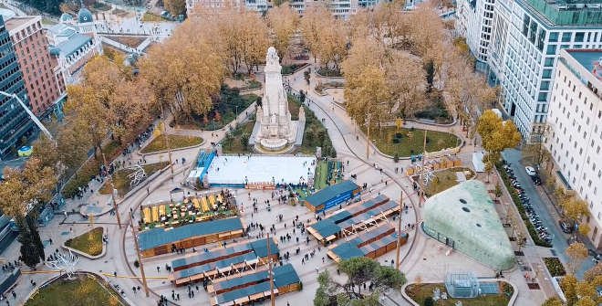 Titelbild Weihnachtsmarkt auf der Plaza de España