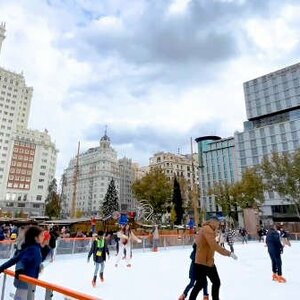 Titelbild Eisbahn Plaza de España