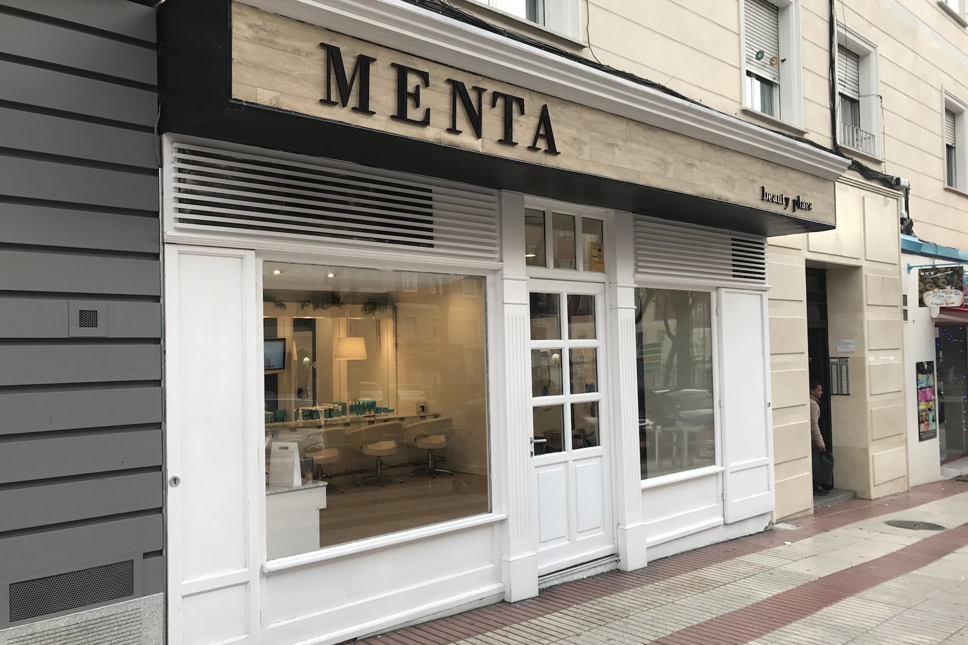 Thumbnail MENTA beauty place Hair Salon Príncipe de Vergara 280