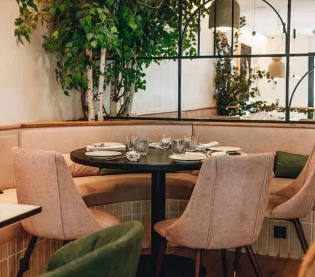 Thumbnail The Racquet Player (Juan Bravo)