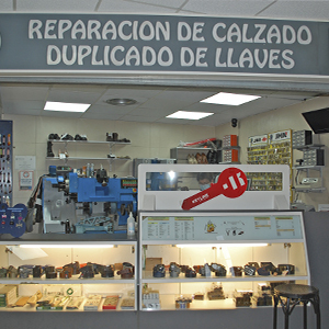 Foto de portada Servimaxi: Reparación de calzado y duplicado de llaves
