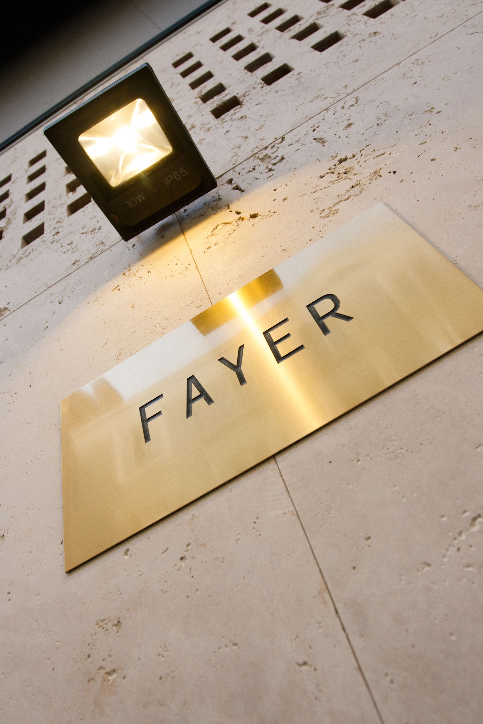 Titelbild FAYER