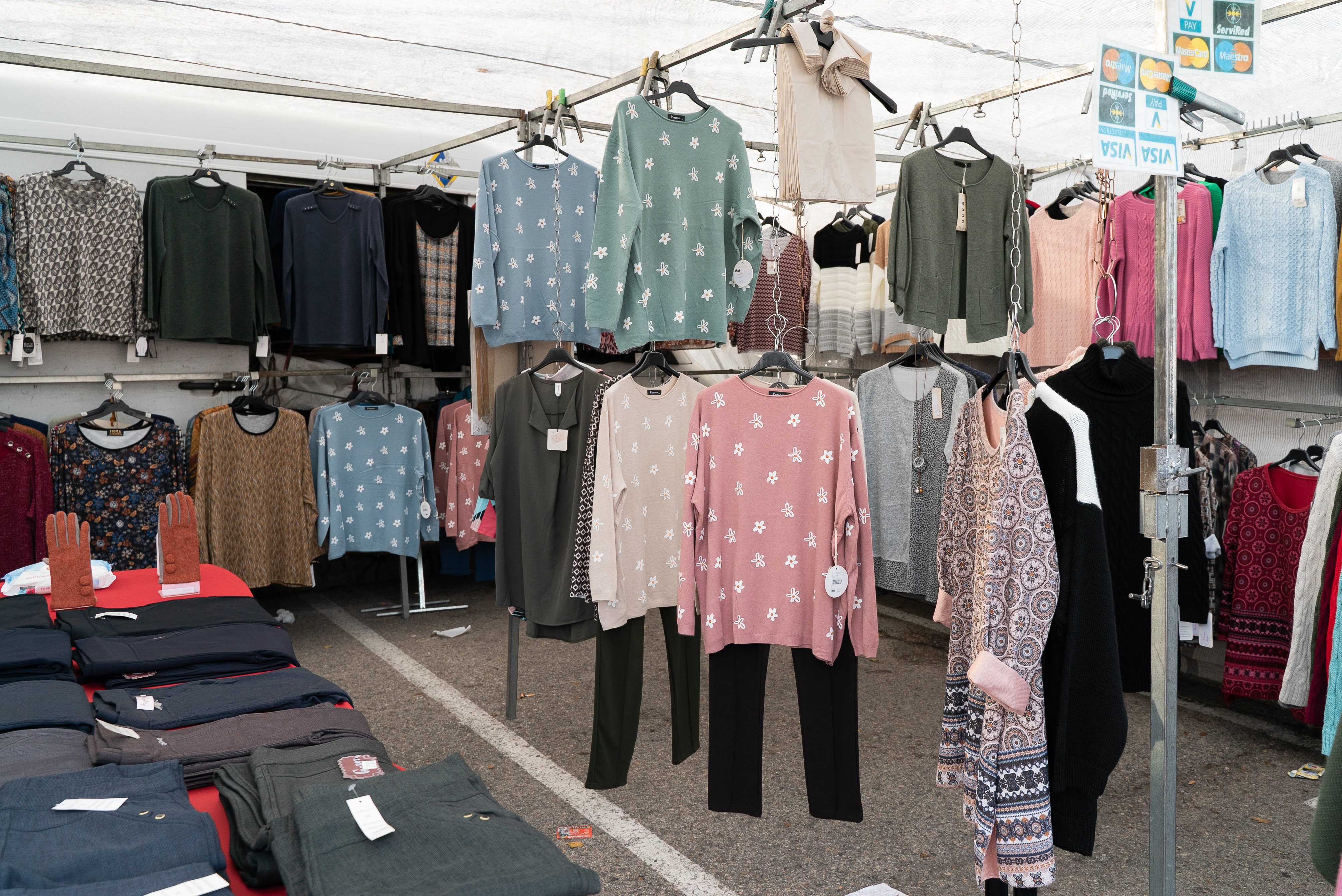 Photo de couverture Marché Rafael Finat, position 27 : Textile