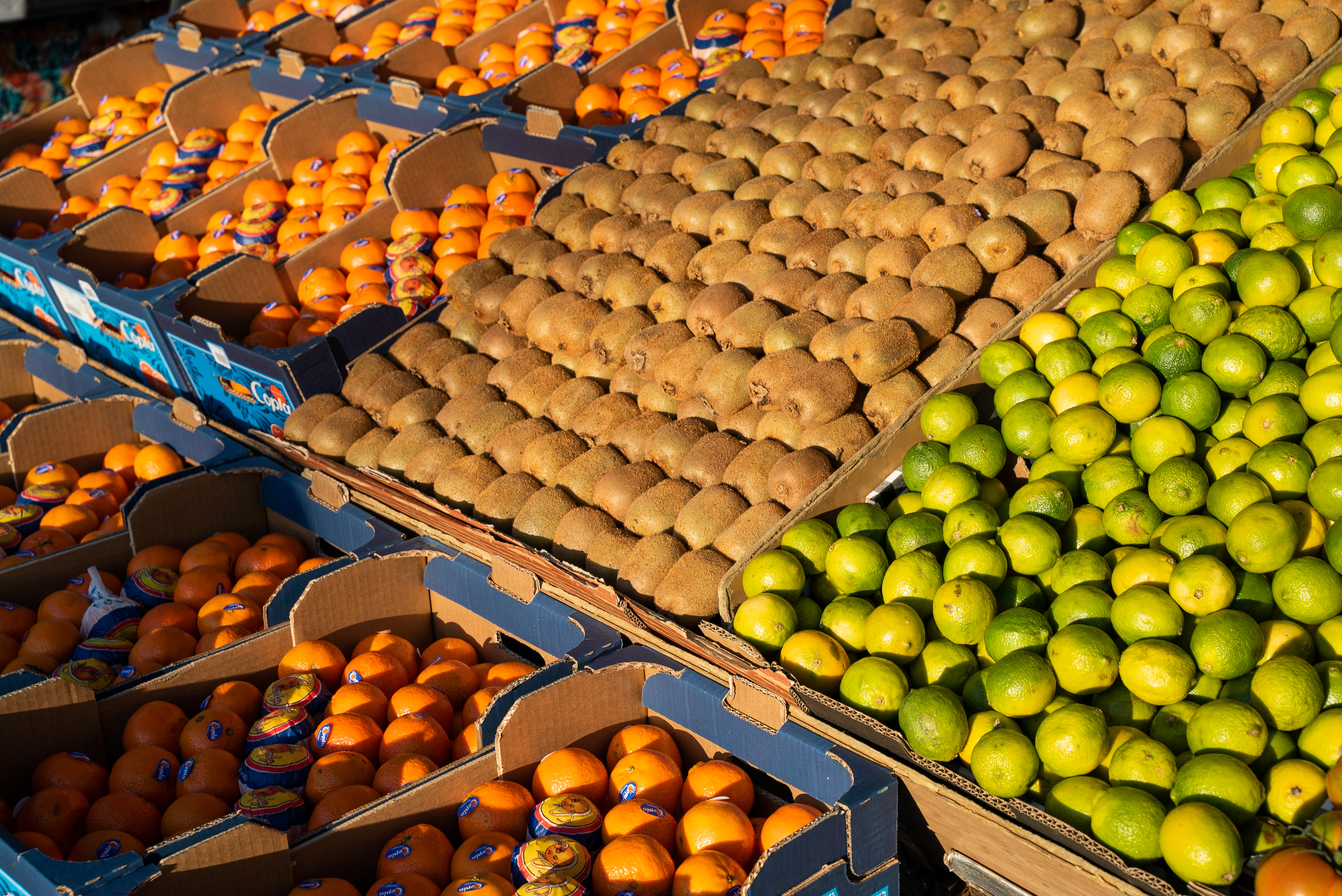 Foto de capa Mercado Via Lusitana, posição 130: Fruta Juan Bermúdez