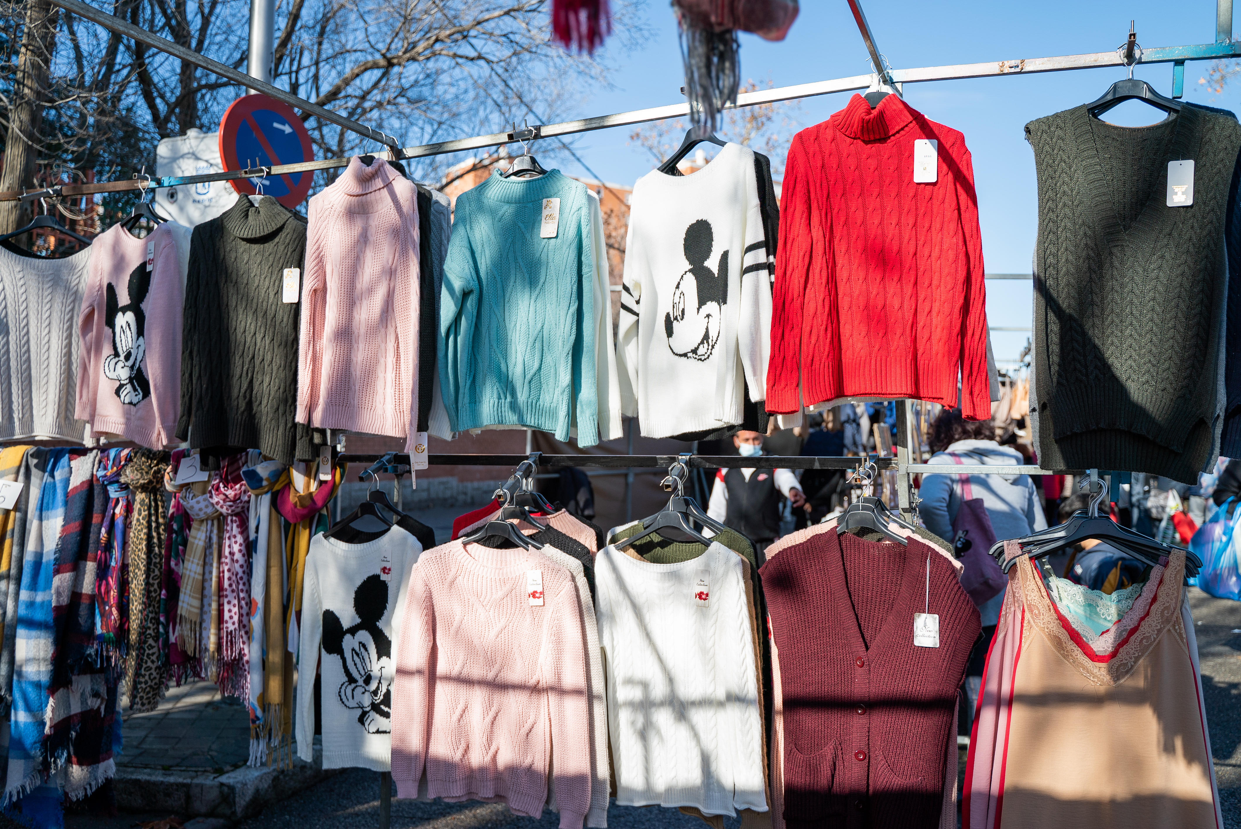 Foto de portada Mercadillo de San Blas Canillejas, puesto 5: Textil