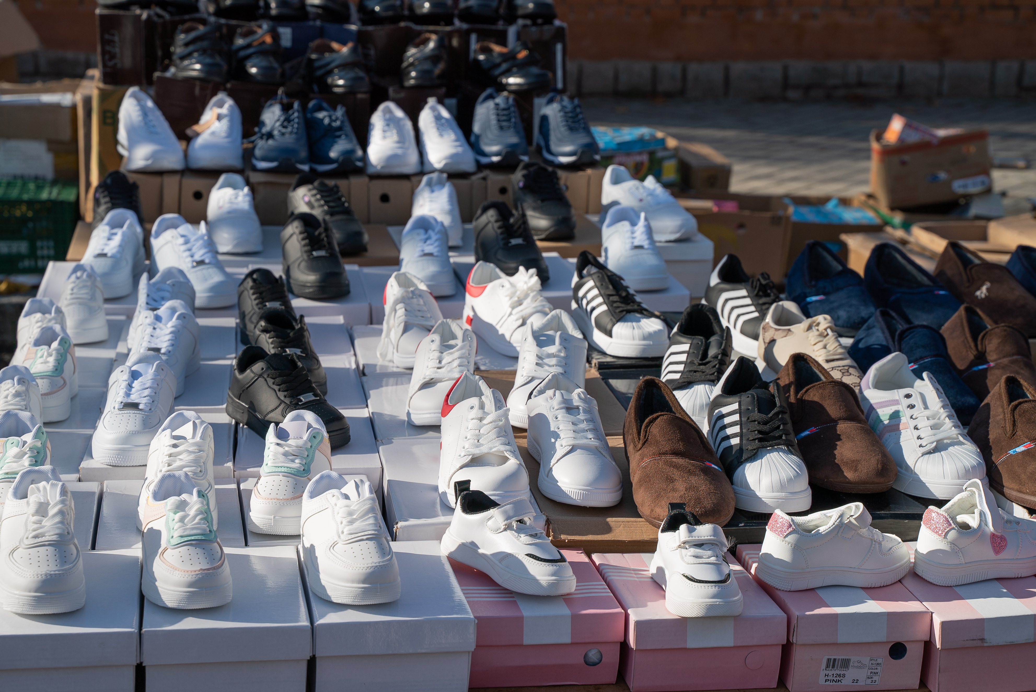 Photo de couverture Marché de San Blas Canillejas, position 30 : textiles et chaussures