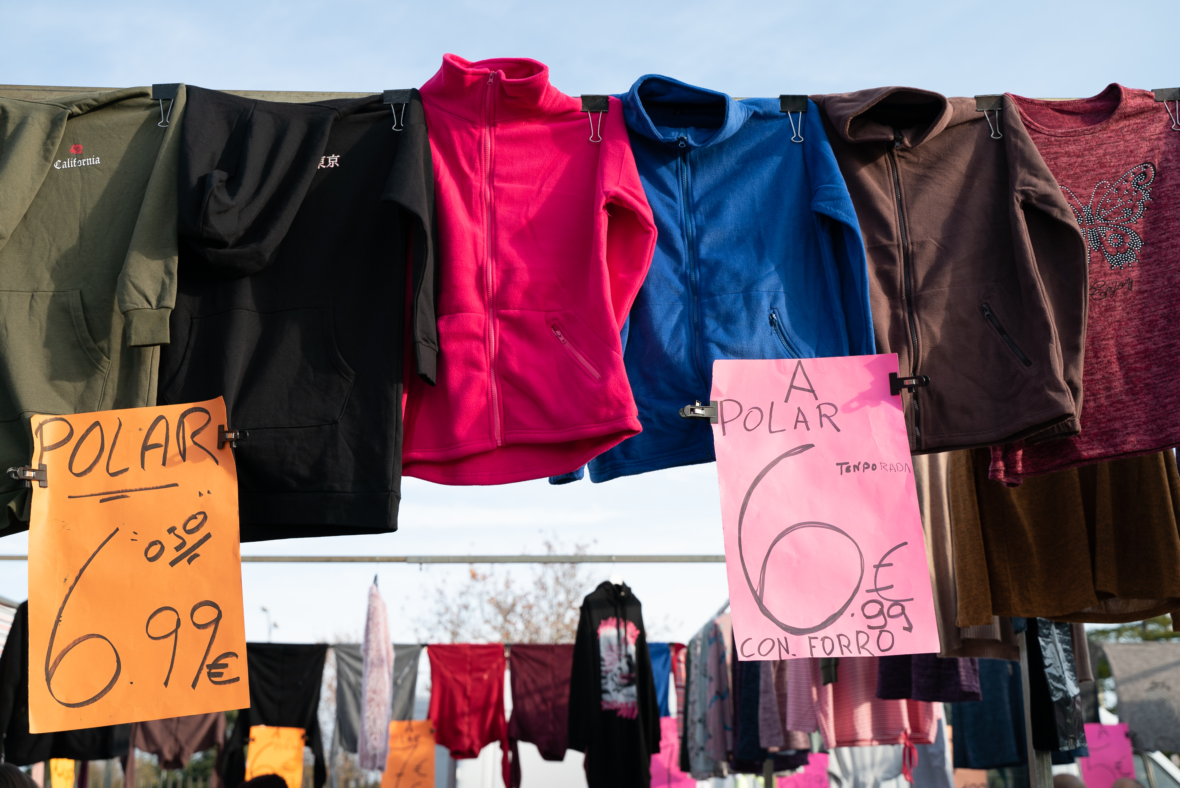 Foto de portada Mercadillo de Vicálvaro, Puesto 20: textil moda