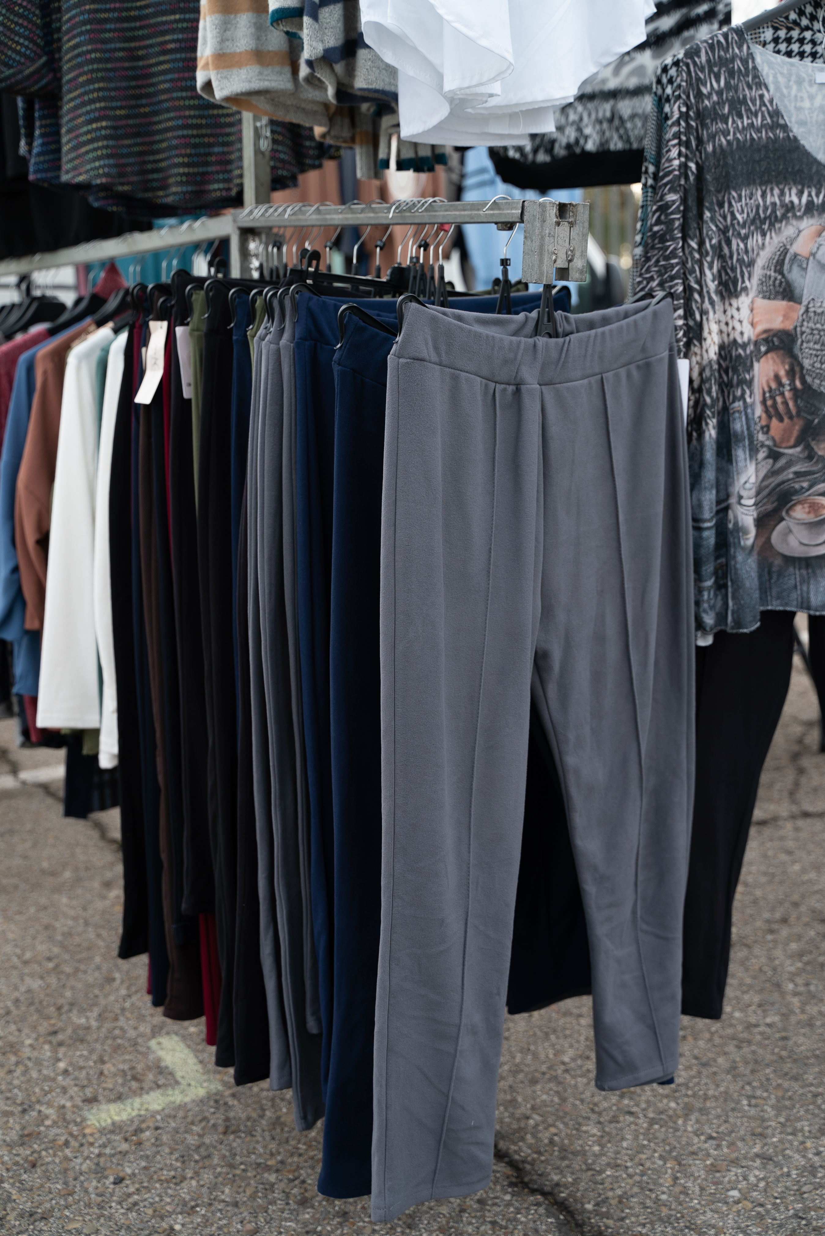 Foto de portada Mercadillo de Vicálvaro, Puesto 21: textil