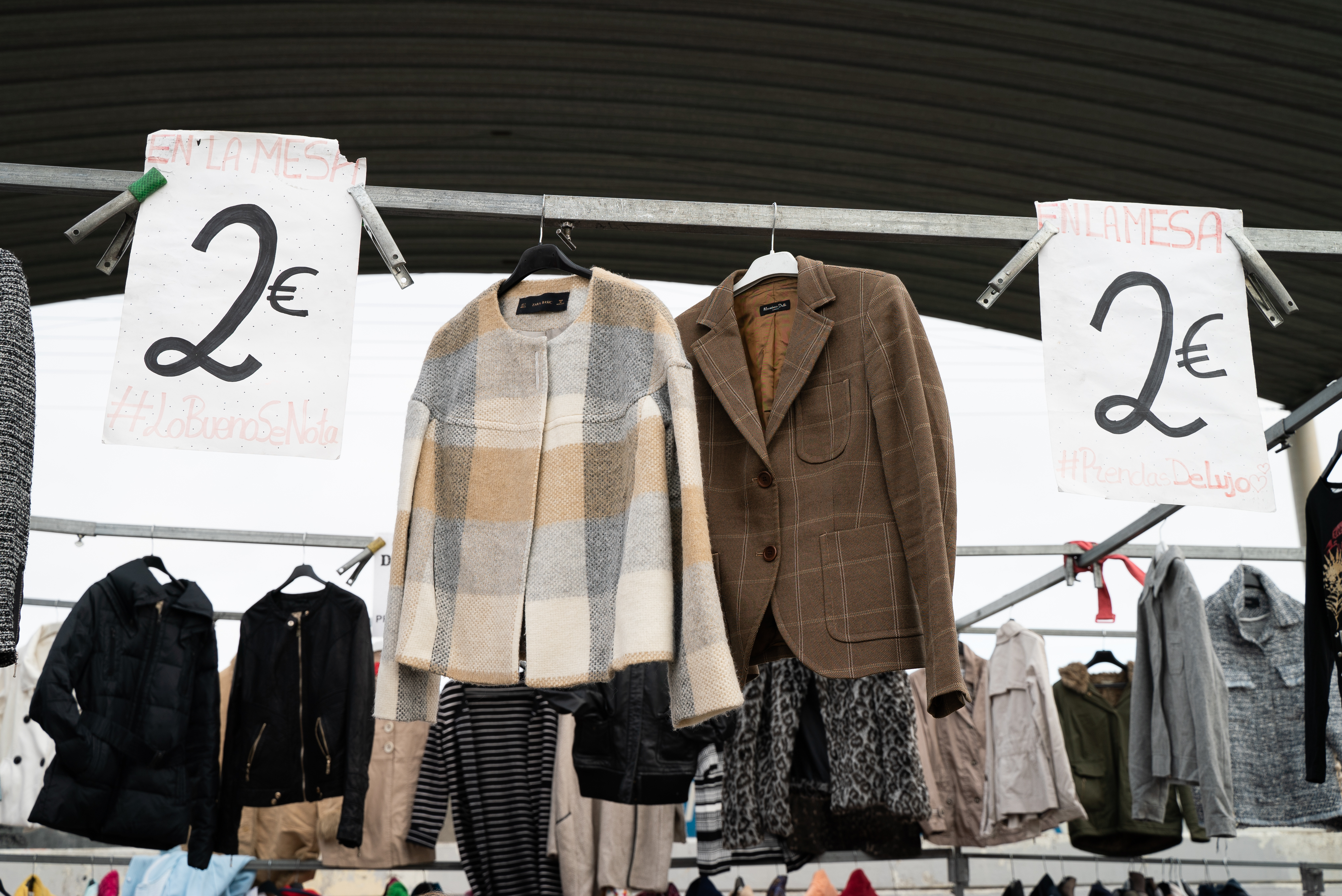 Foto de portada Mercadillo de Vicálvaro, Puesto 24: textil