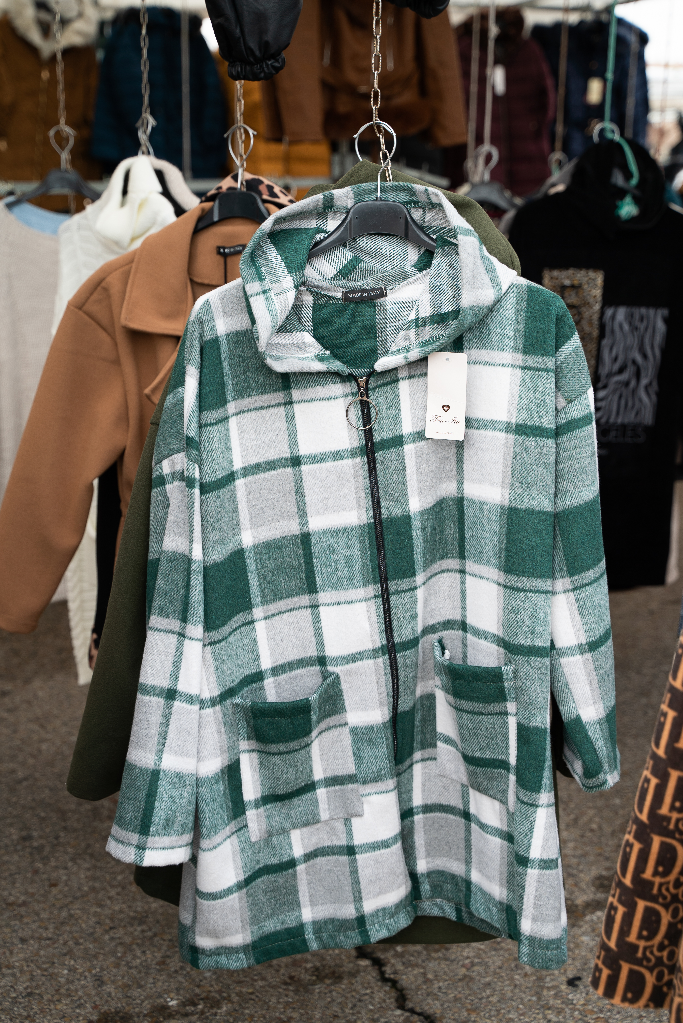 Foto de portada Mercadillo de Vicálvaro, Puesto 47: textil moda