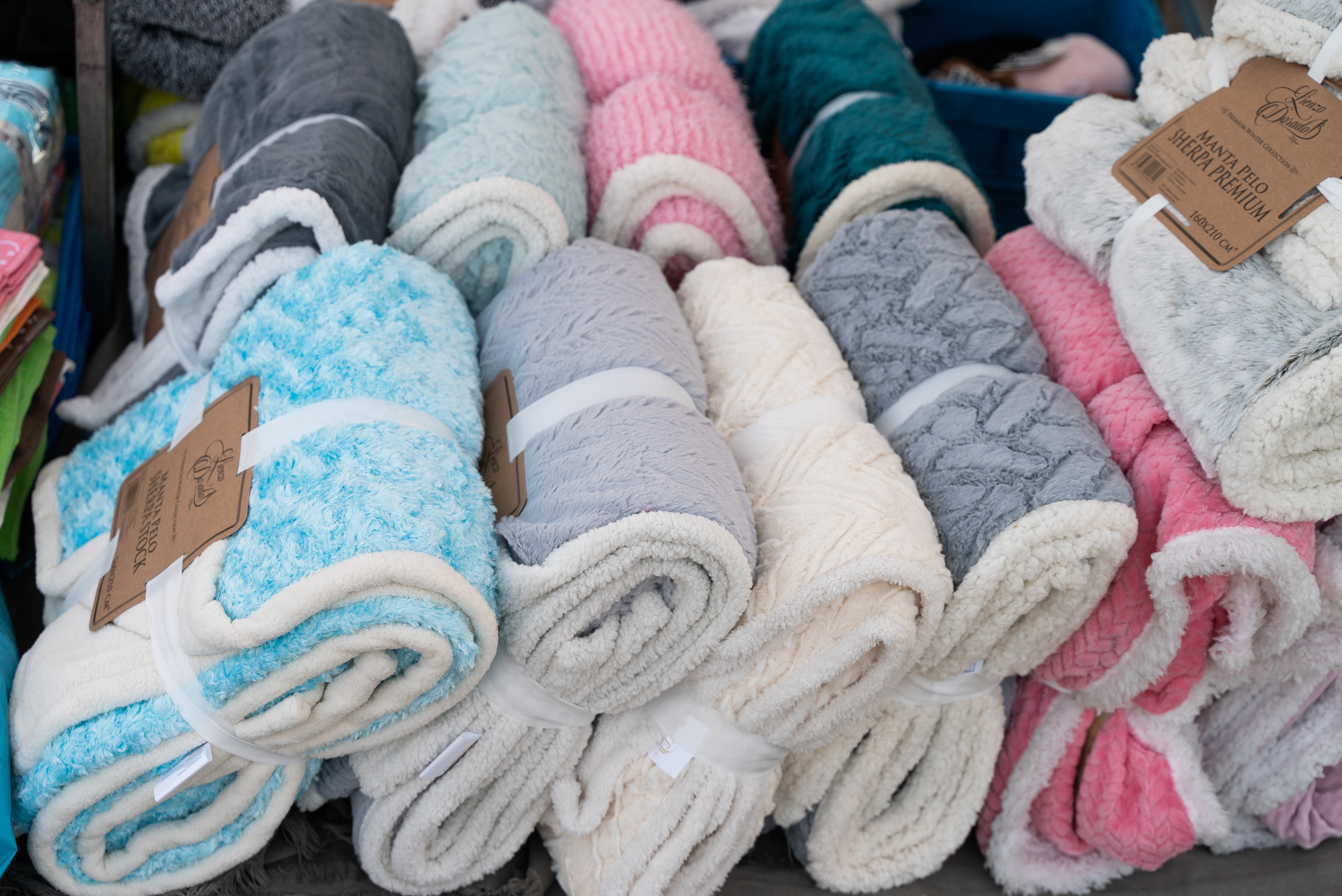 Foto de portada Mercadillo de Vicálvaro, Puesto 53: textil