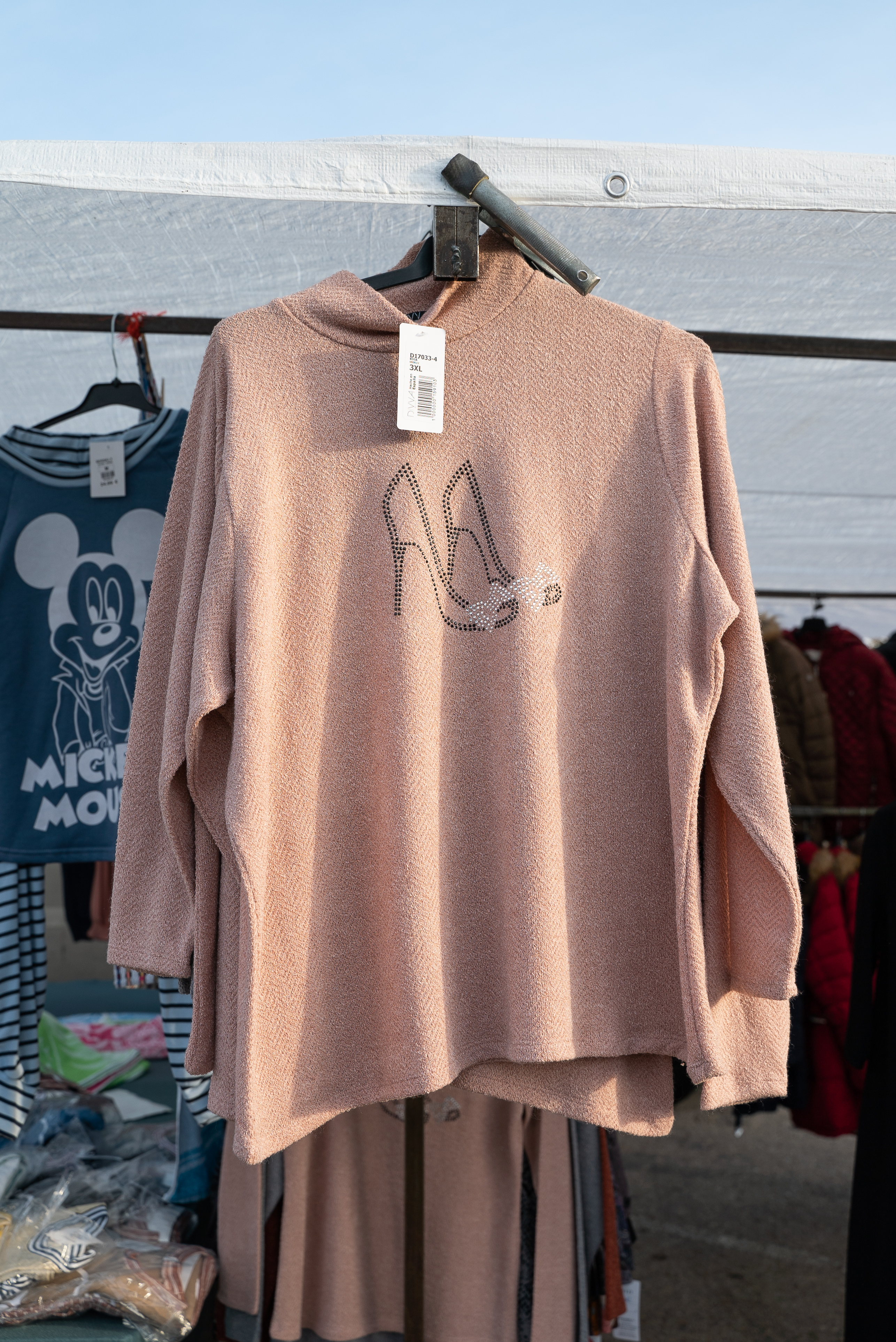 Foto de portada Mercadillo de Vicálvaro, Puesto 80: textil