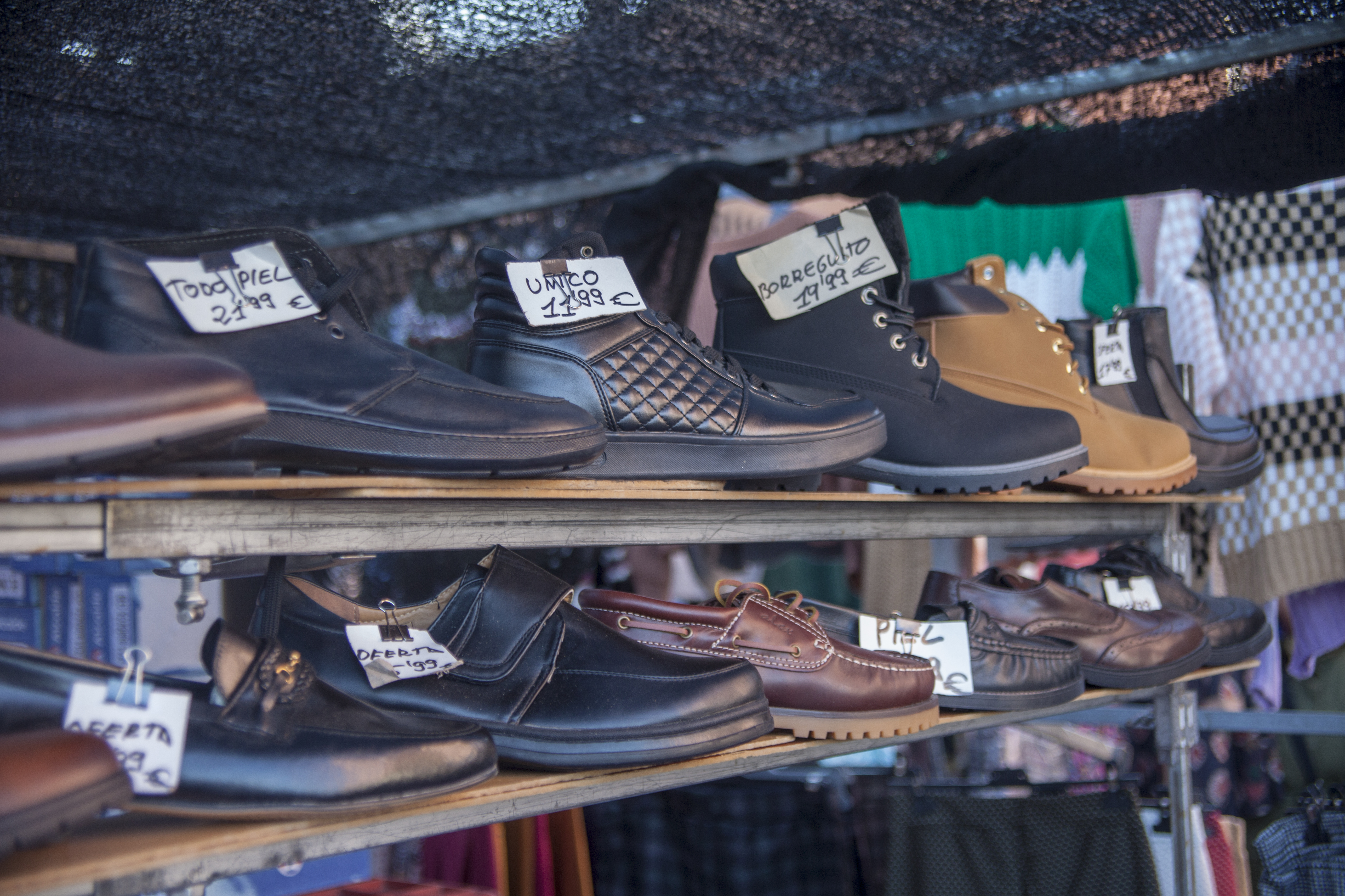 Photo de couverture Marché de Fontarrón, Poste 39 : chaussures