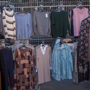 封面照片 Fontarrón 市场，Post 40.：纺织品和配件