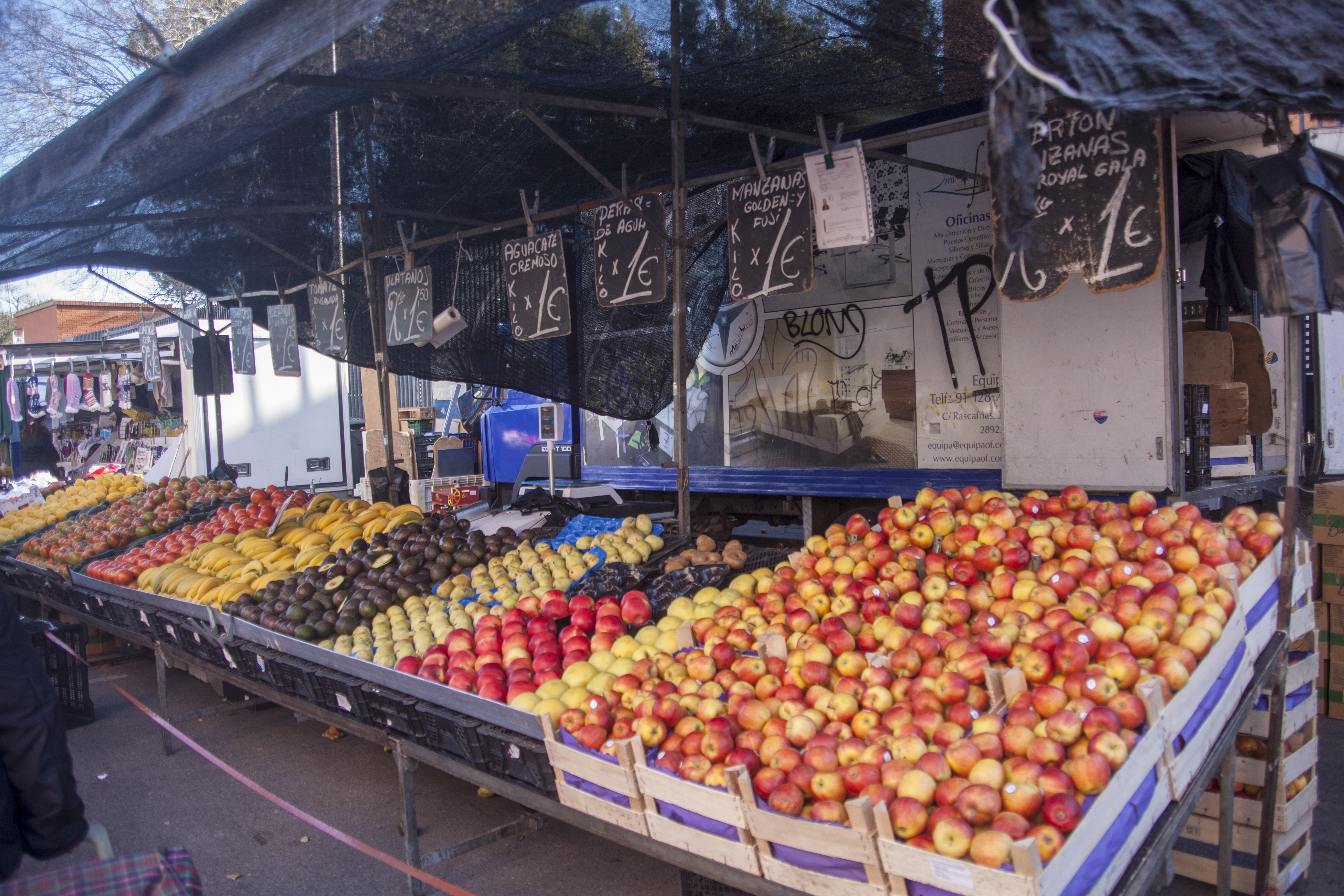 Photo de couverture Marché de Fontarrón, Poste 43 : fruiterie