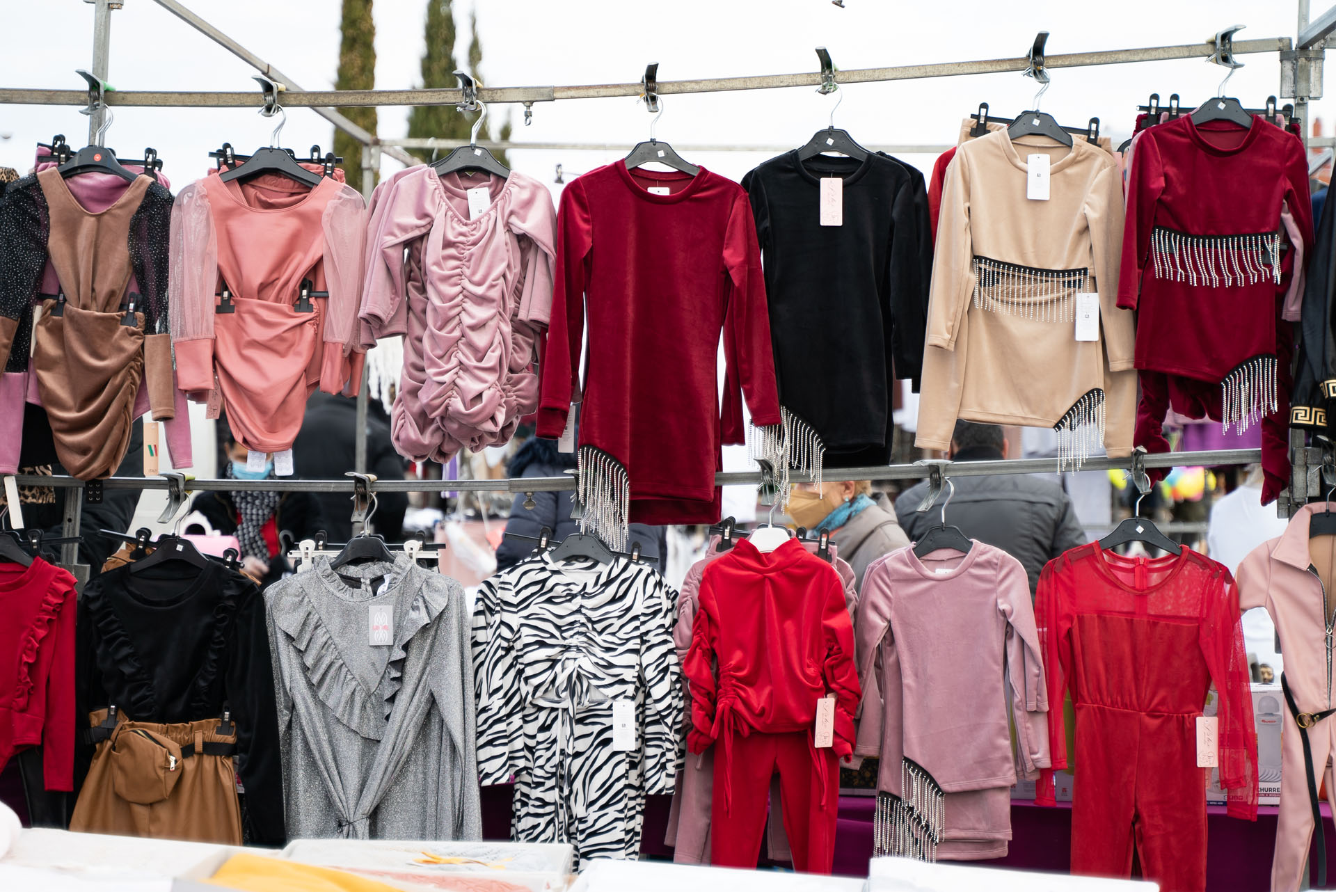 Foto de portada Mercadillo Villa de Vallecas, Puesto 30: Moda Infantil