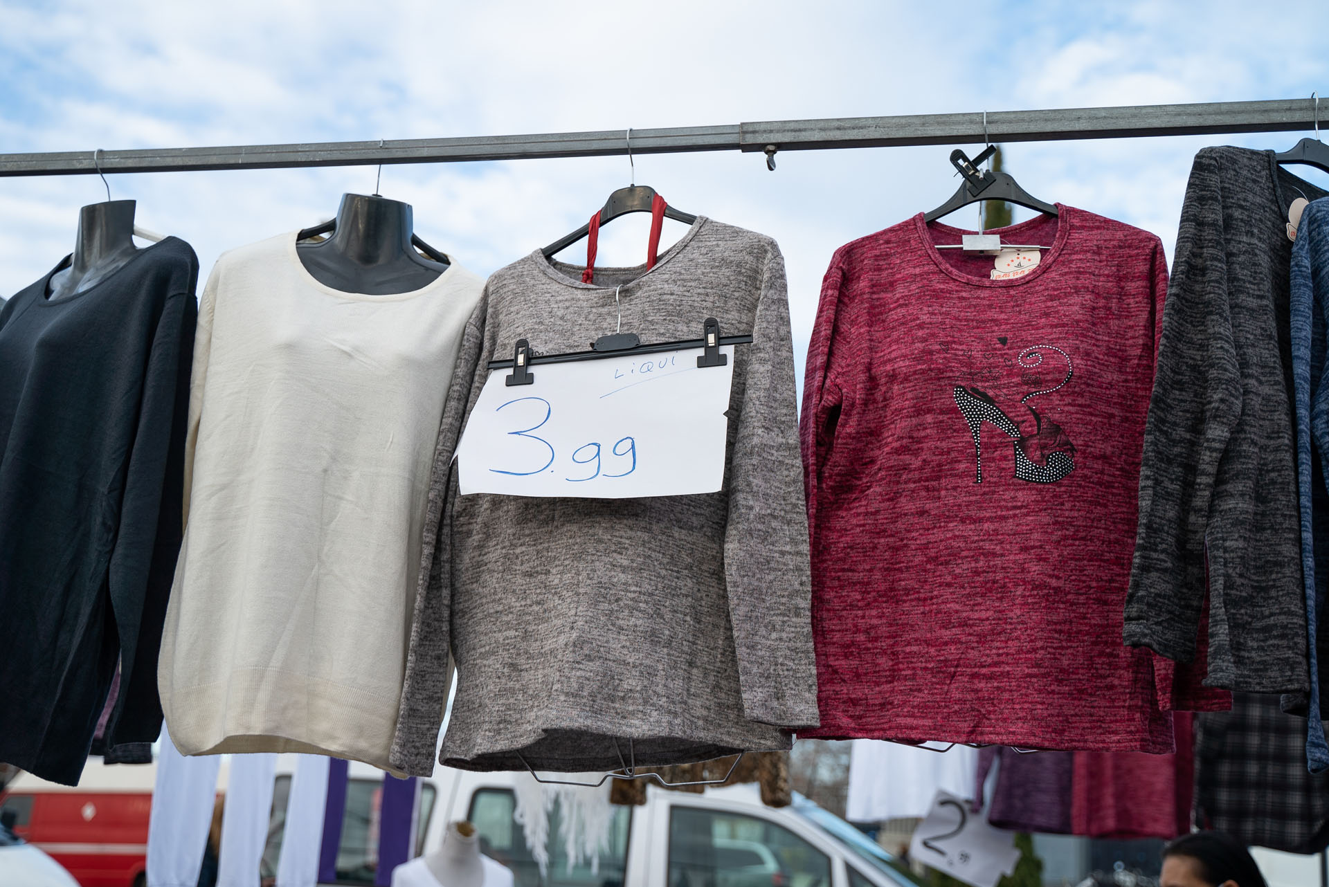 Titelbild Markt von Villa de Vallecas, Post 31: Textilien und Accessoires