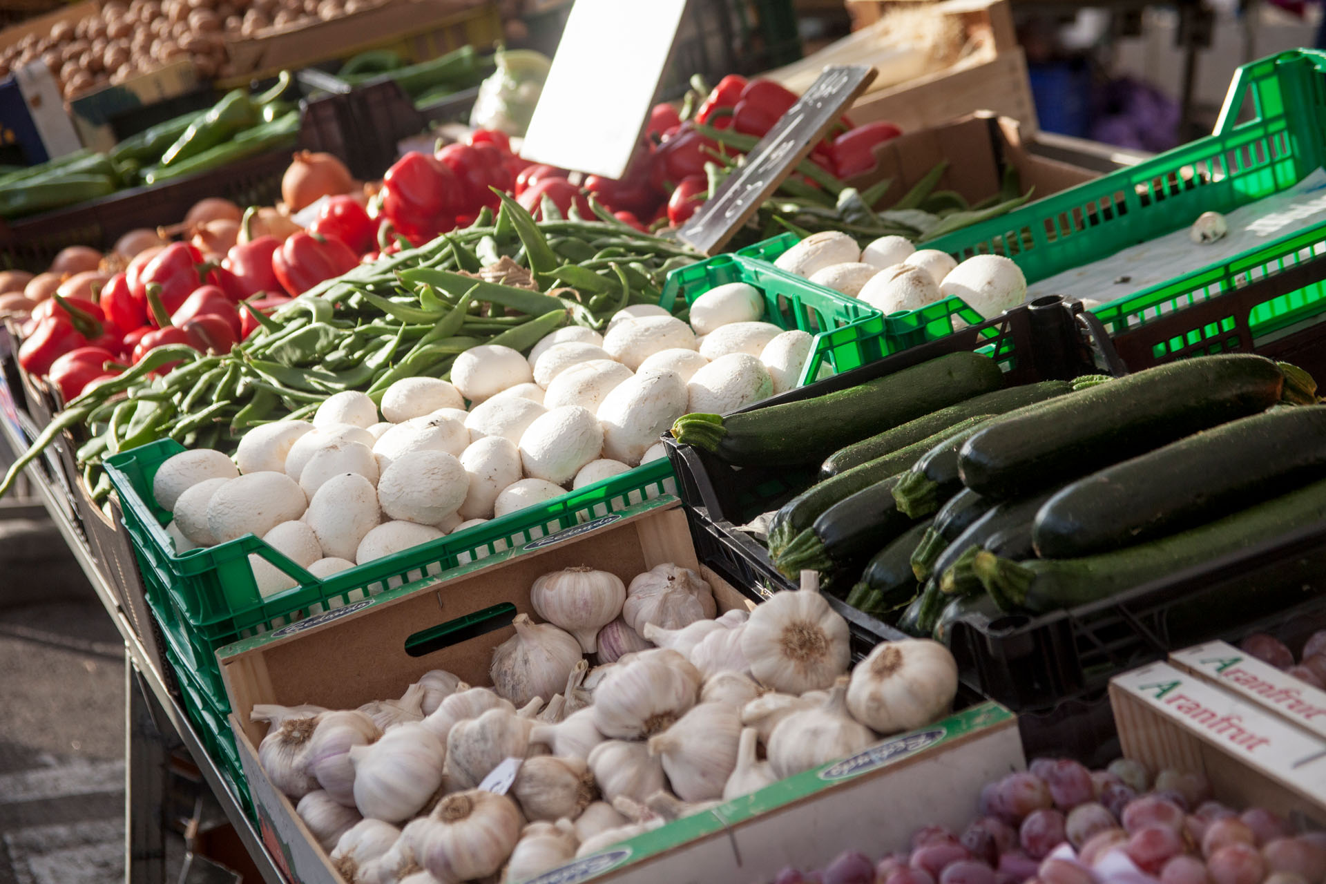 Photo de couverture Marché aux puces de la ville de Los Angeles ; Poste 26 : marchand de légumes
