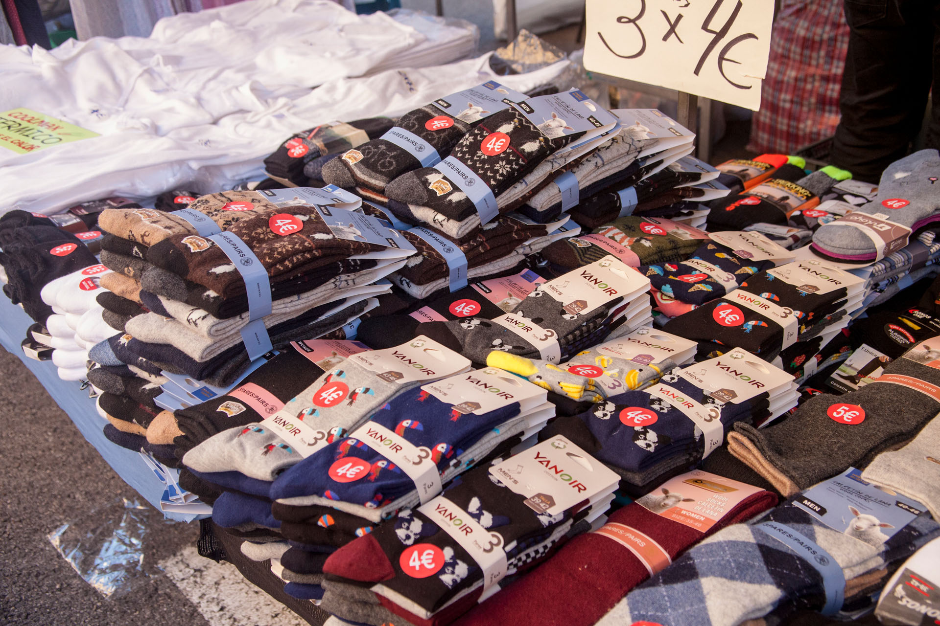 Photo de couverture Marché aux puces de la ville de Los Angeles ; Position 31 : sous-vêtements
