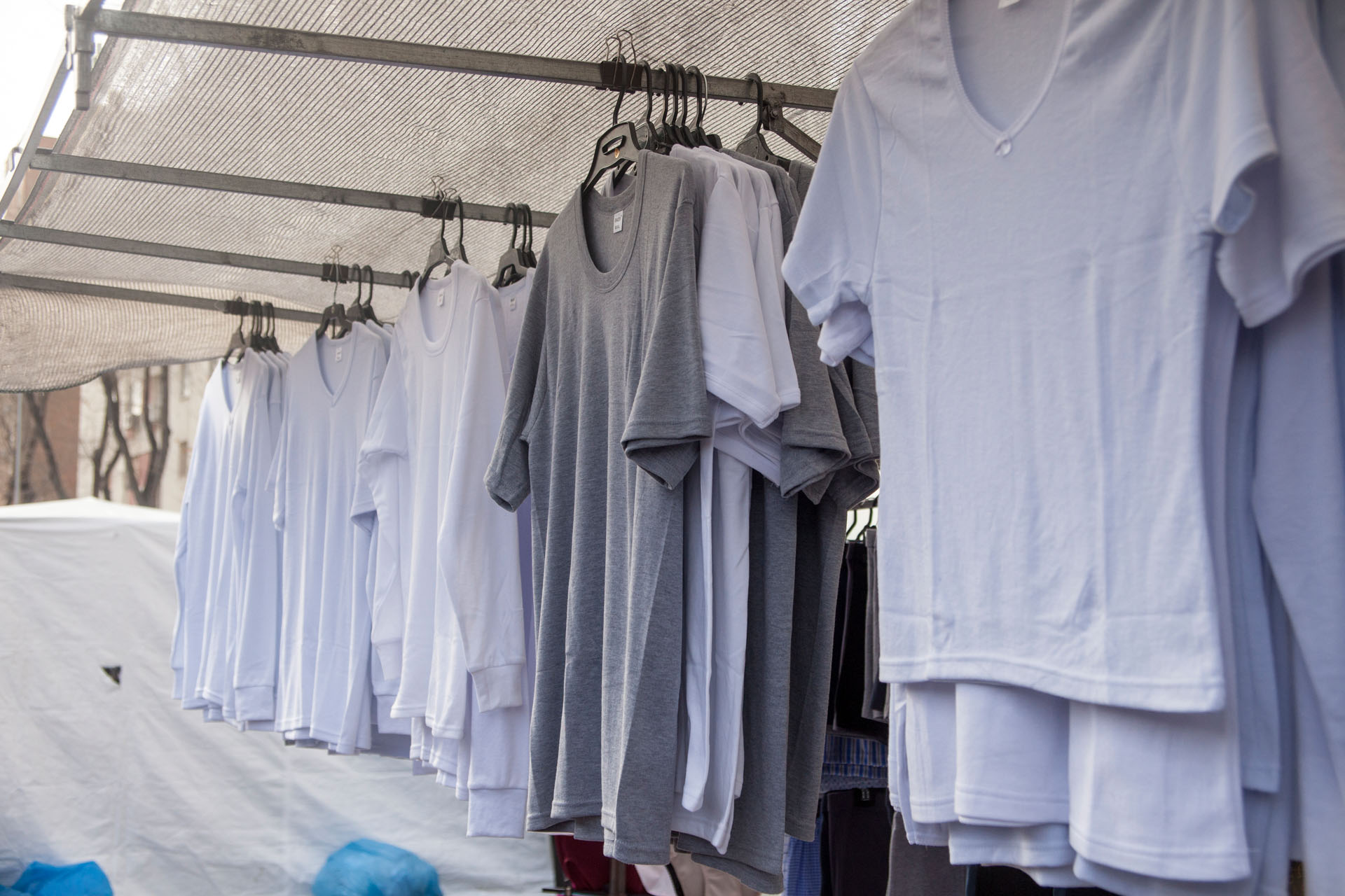 Photo de couverture Marché aux puces de la ville de Los Angeles ; Position 86 : Sous-vêtements